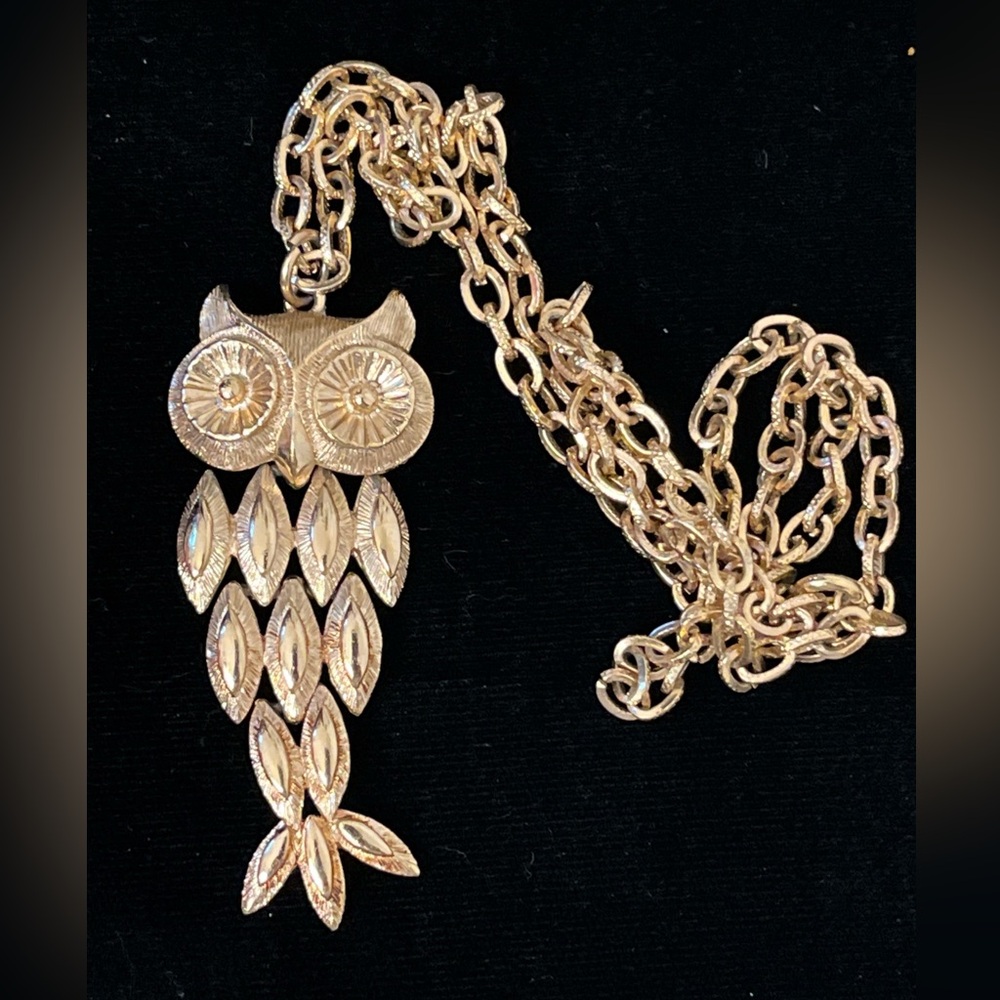 Vintage 70’s Gold-tone Avon Owl Pendant Necklace 24" EUC